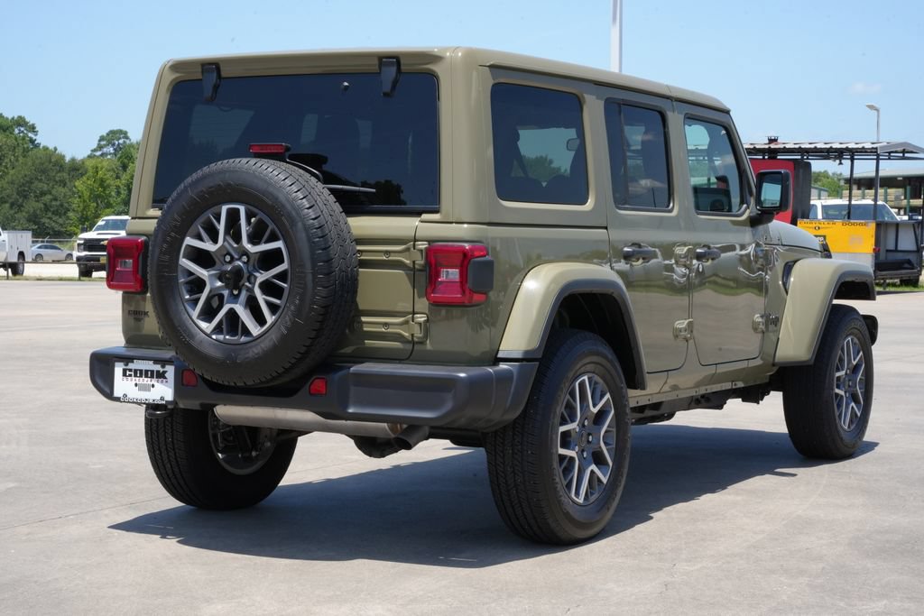 Used 2026 Jeep Wrangler Unlimited Sahara AWD/4WD image 4