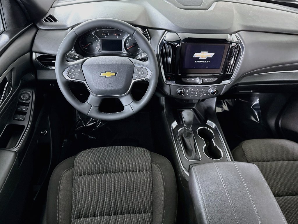 Used 2023 Chevrolet Traverse LT FWD image 3