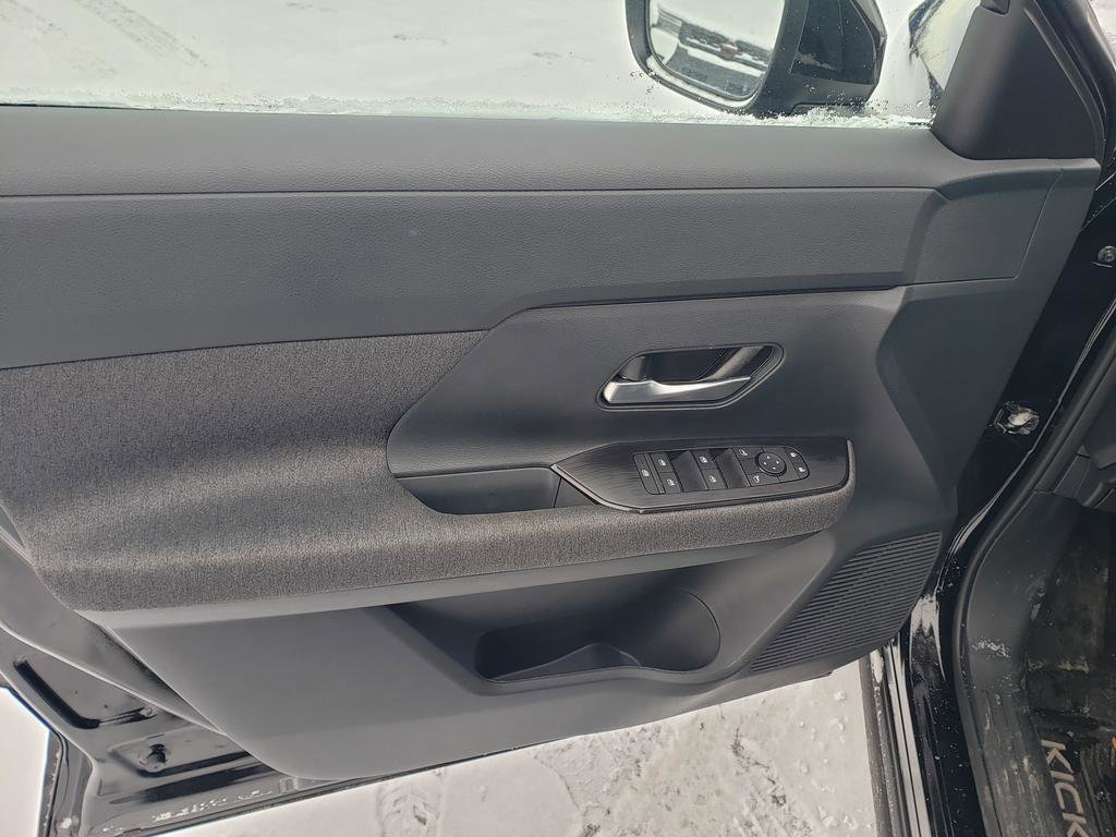 Certified 2025 Nissan Kicks SV w/ SV Premium Package image 15