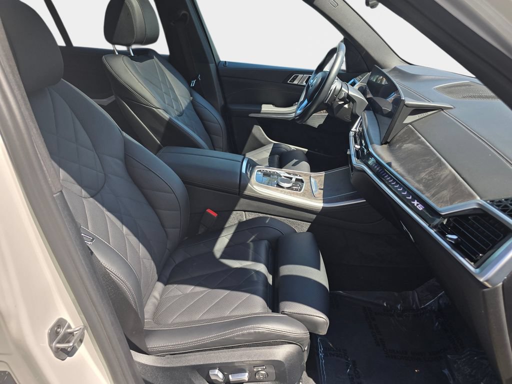 Used 2025 BMW X5 xDrive40i AWD/4WD image 12