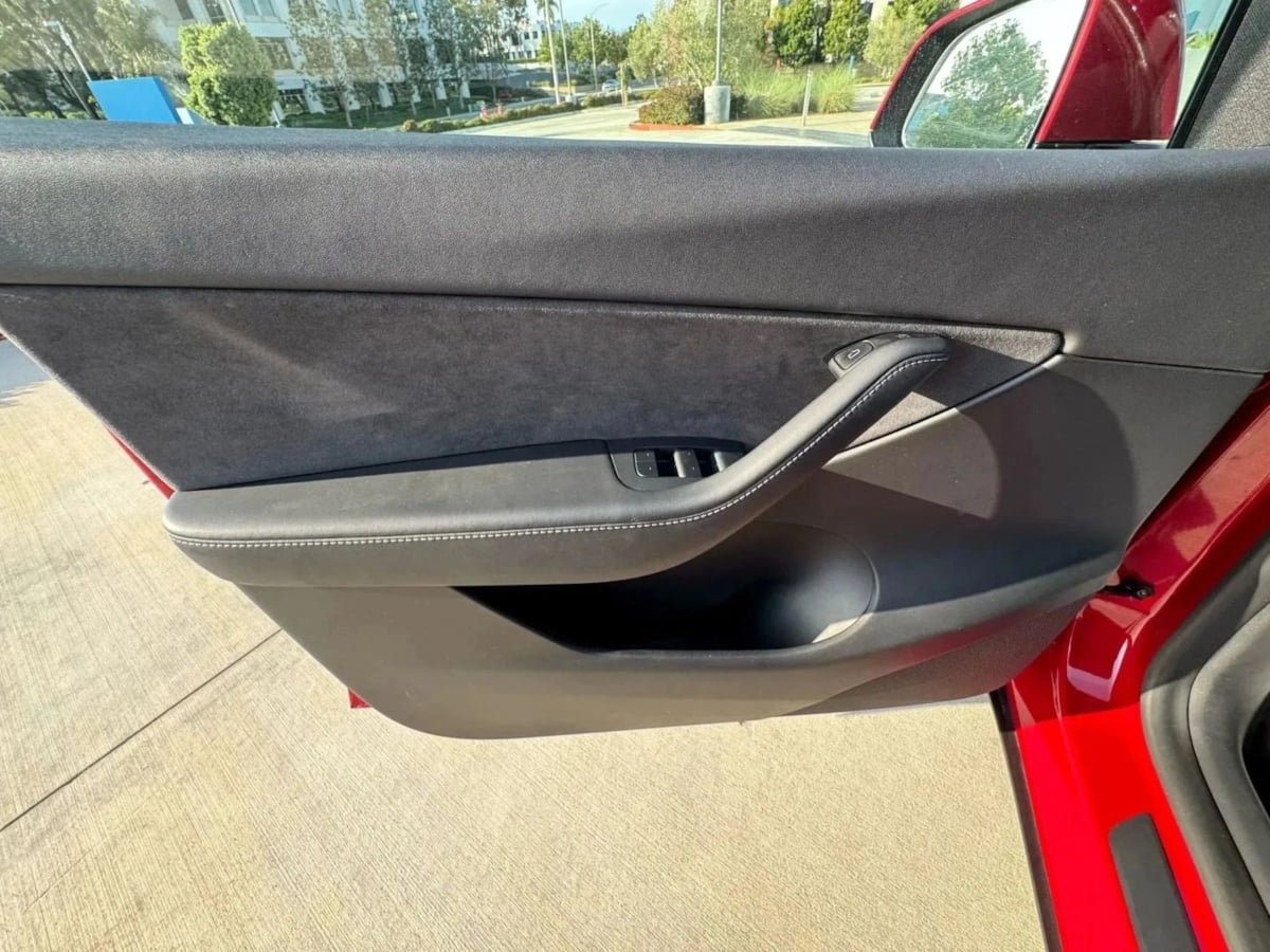 Used 2023 Tesla Model Y Long Range AWD/4WD image 30