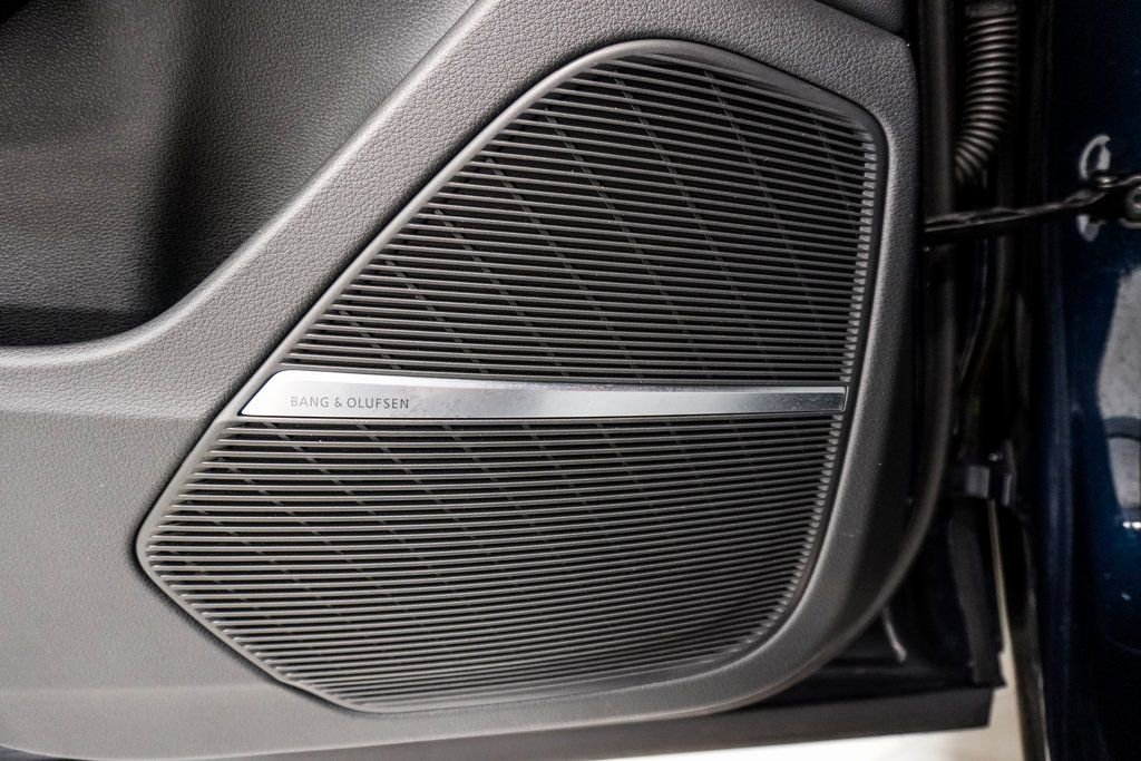 Used 2023 Audi Q8 Prestige w/ Prestige Package image 10