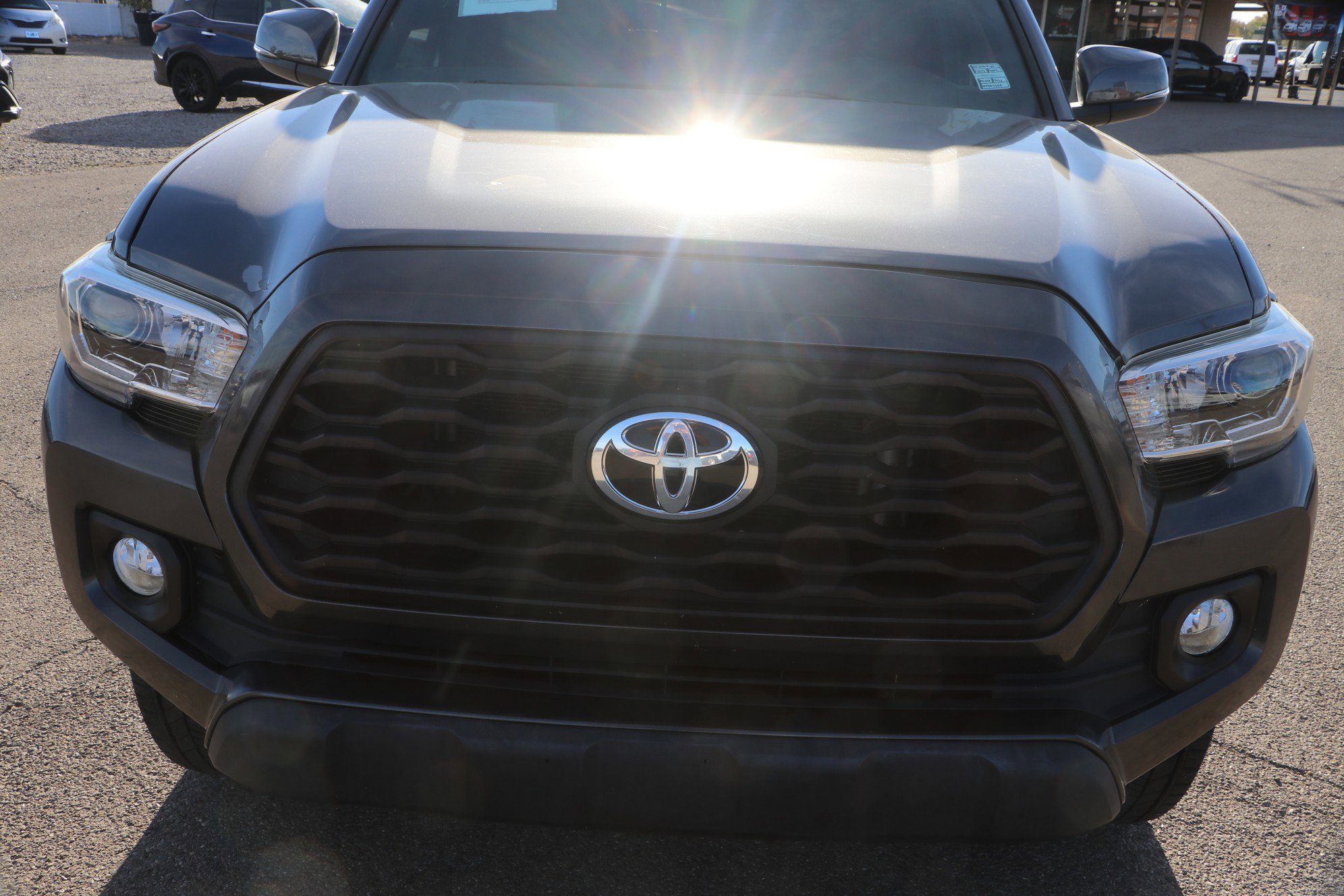 Used 2022 Toyota Tacoma TRD Off-Road image 2