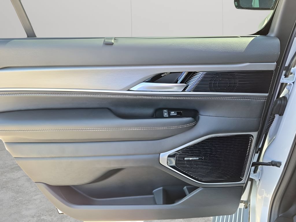 New 2026 Jeep Grand Wagoneer Limited AWD/4WD image 18
