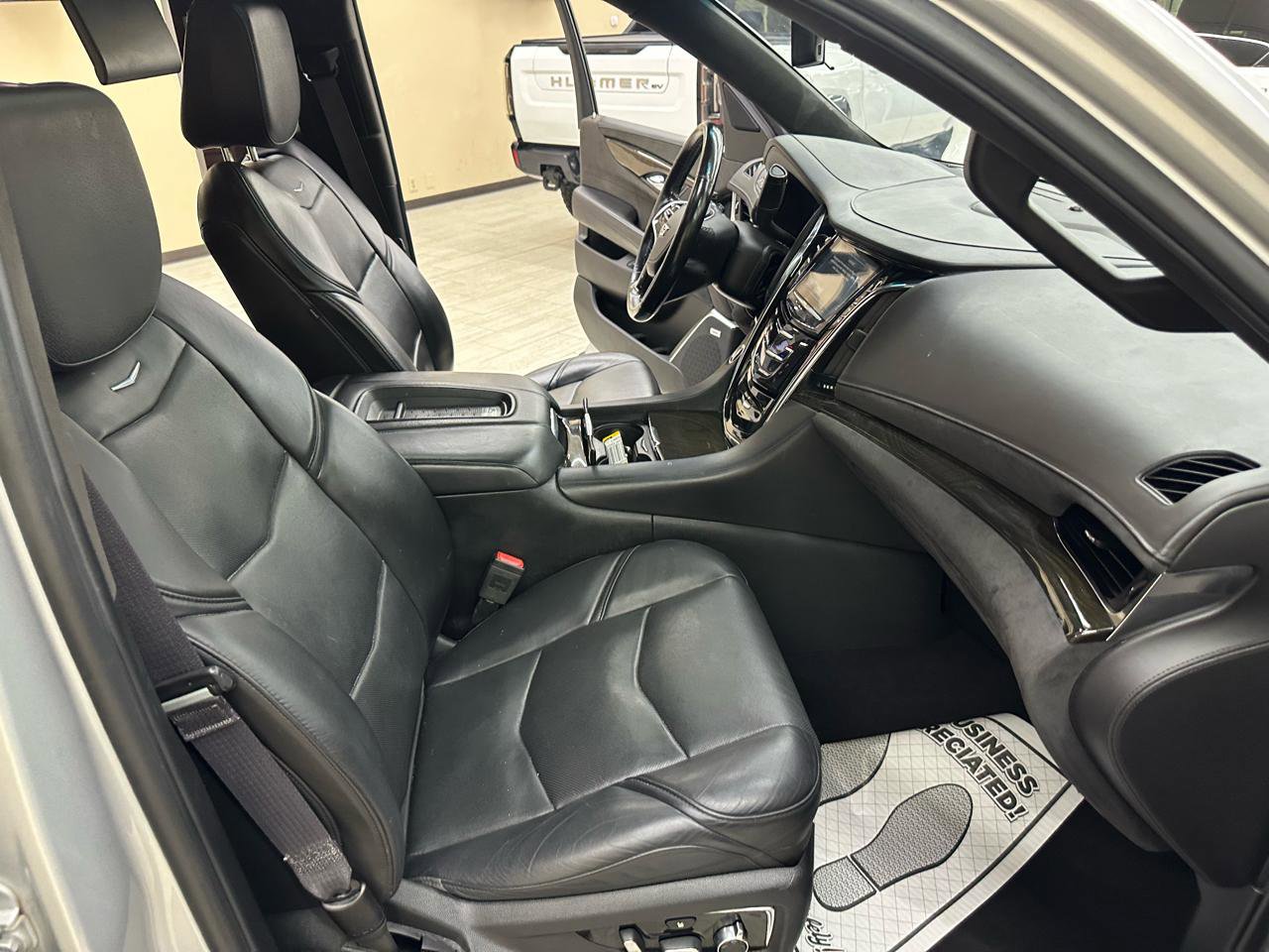 Used 2017 Cadillac Escalade Platinum AWD/4WD image 48