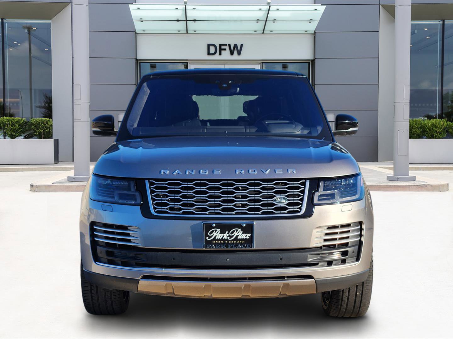 Used 2020 Land Rover Range Rover Long Wheelbase Autobiography image 2