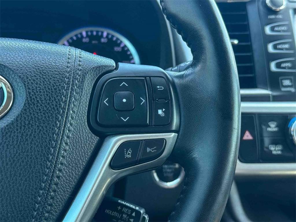 Used 2018 Toyota Highlander Limited Platinum image 27