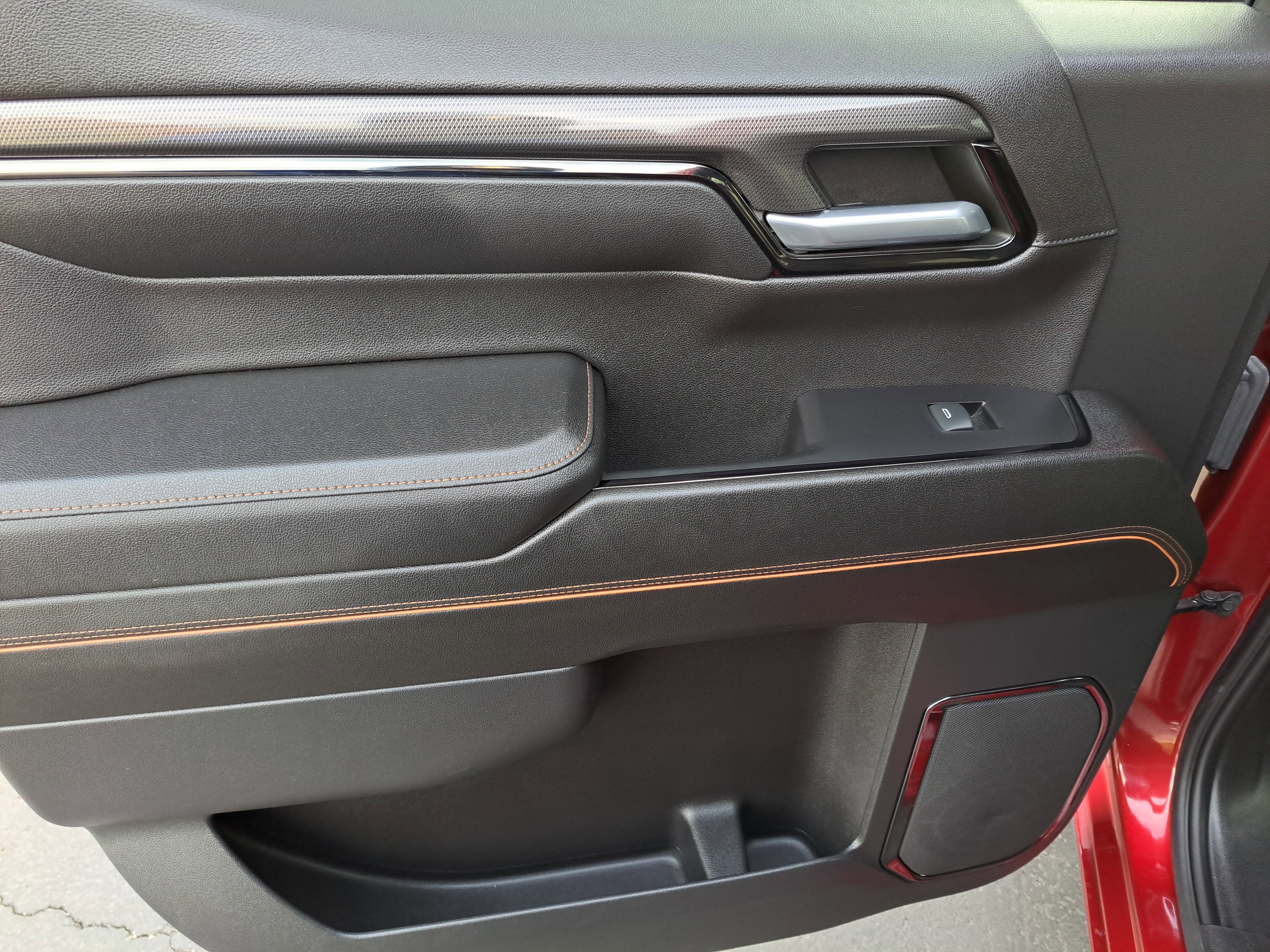 Certified 2023 GMC Sierra 1500 AT4 w/ Technology Package image 12