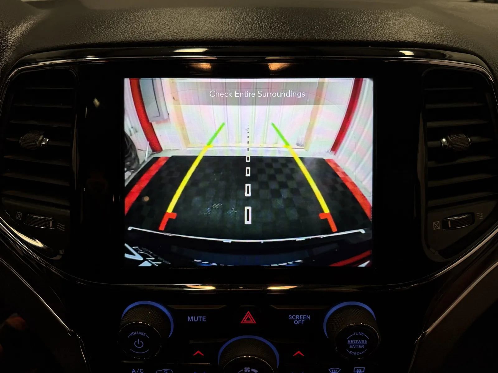 Used 2020 Jeep Grand Cherokee Limited w/ Luxury Group II image 35