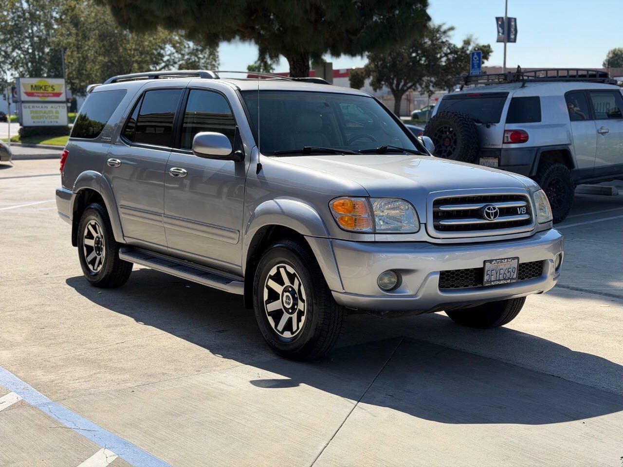 Used 2004 Toyota Sequoia Limited RWD image 5