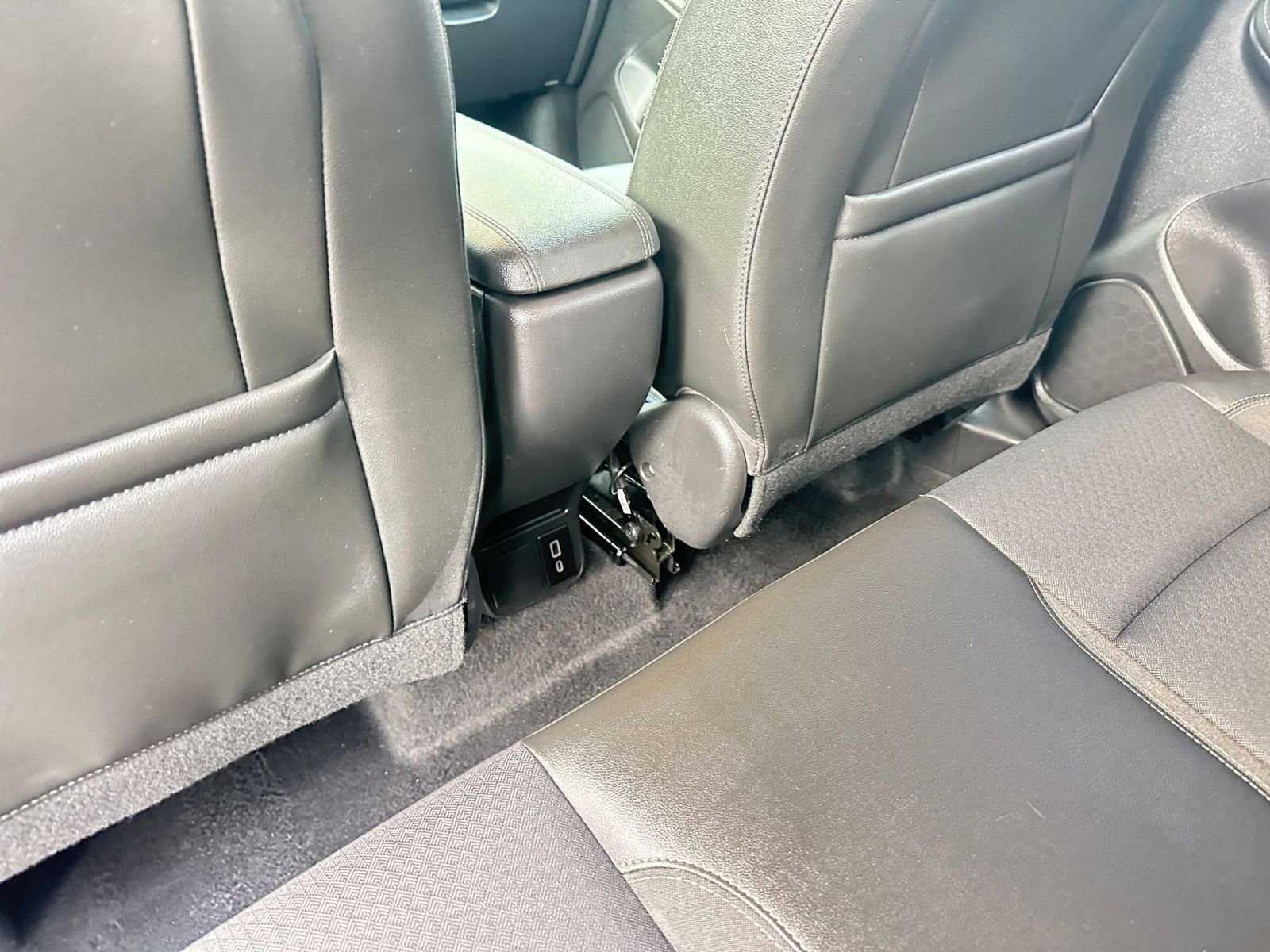 Used 2025 Buick Encore GX Preferred image 24