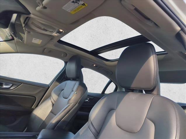 Used 2020 Volvo S60 T6 Momentum image 21