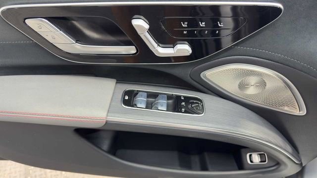 Used 2022 Mercedes-Benz EQS 580 4MATIC Sedan image 22