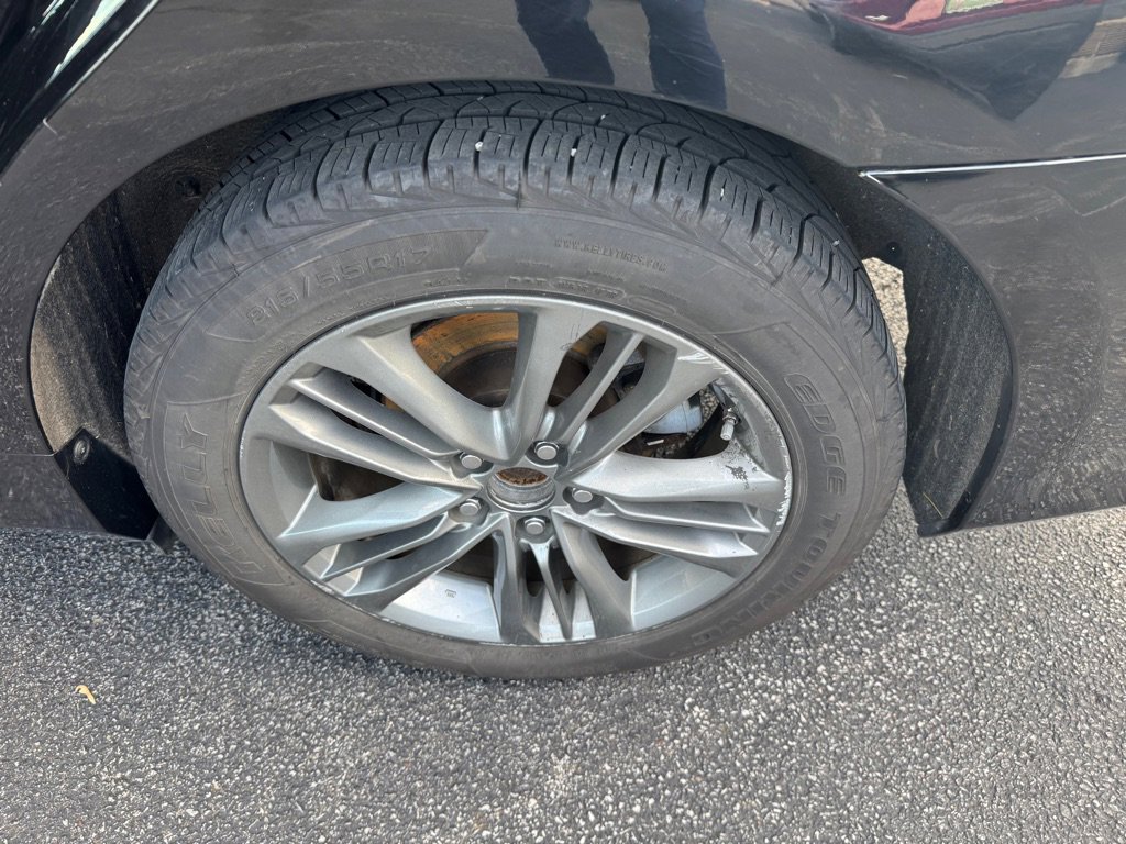 Used 2015 Toyota Camry LE image 12