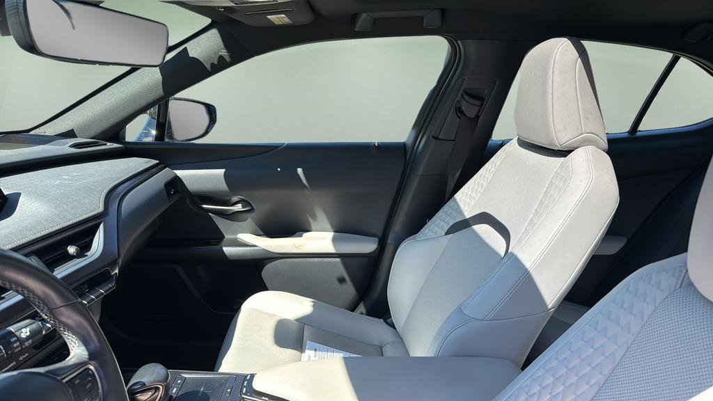 Used 2020 Lexus UX 250h w/ Premium Package image 13