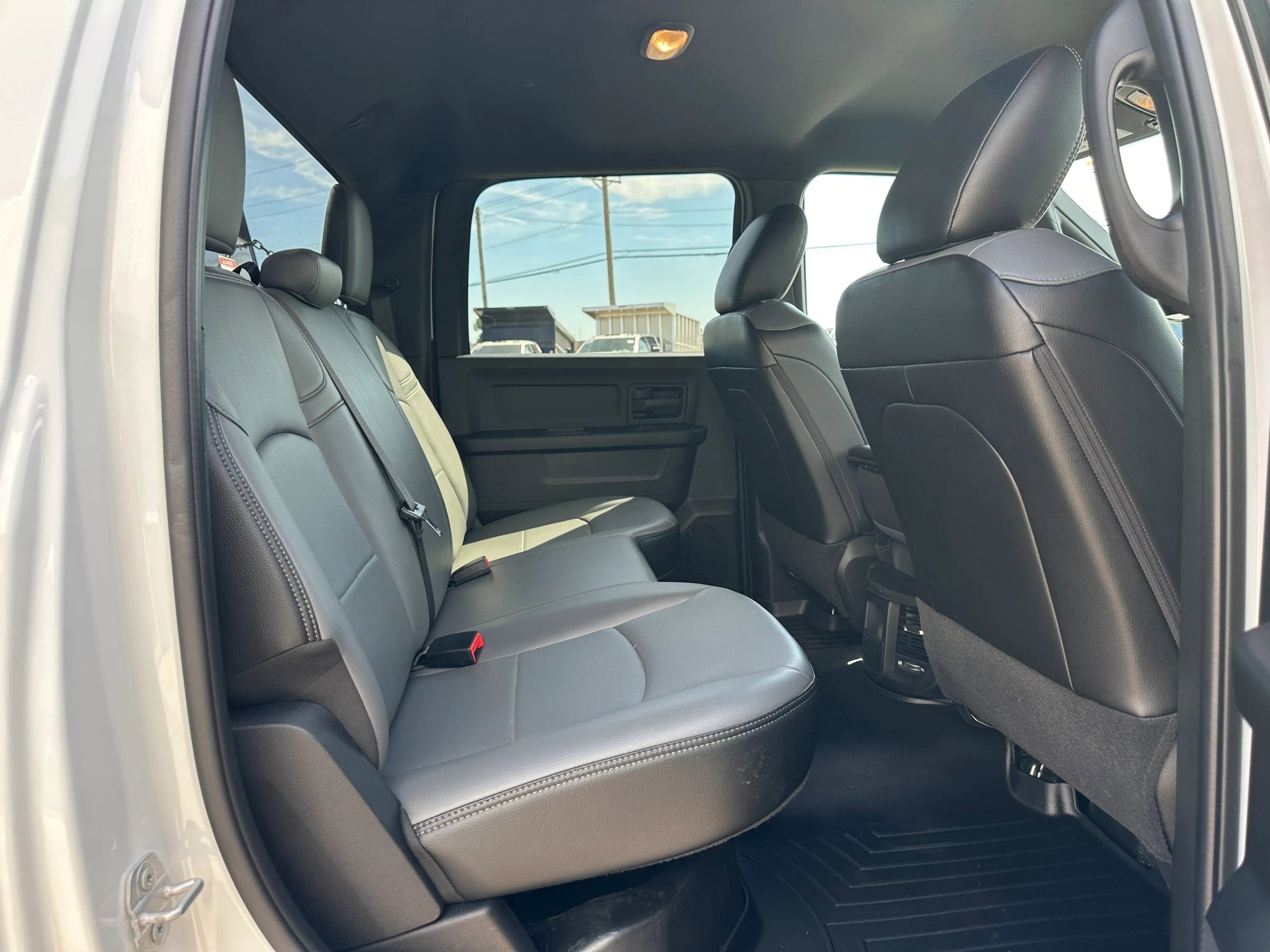 Used 2022 RAM 4500 Tradesman w/ Chrome Appearance Group image 30