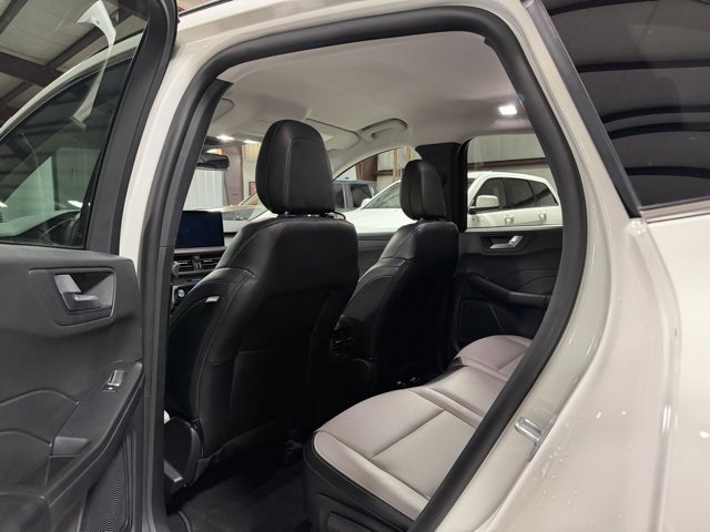 Used 2025 Ford Escape Platinum w/ Class II Trailer Tow Package image 10