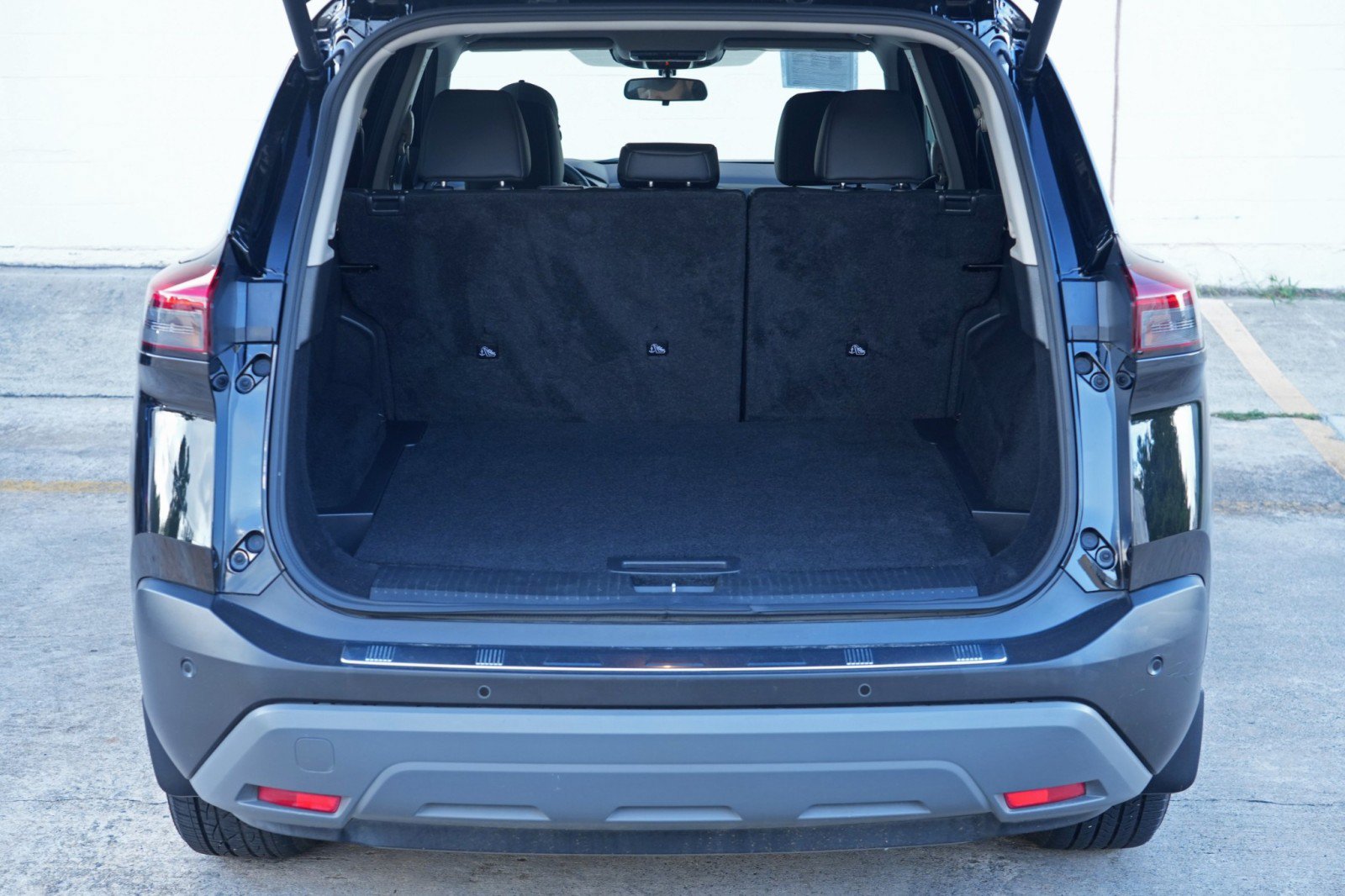 Used 2023 Nissan Rogue SV w/ SV Premium B Package FWD image 9
