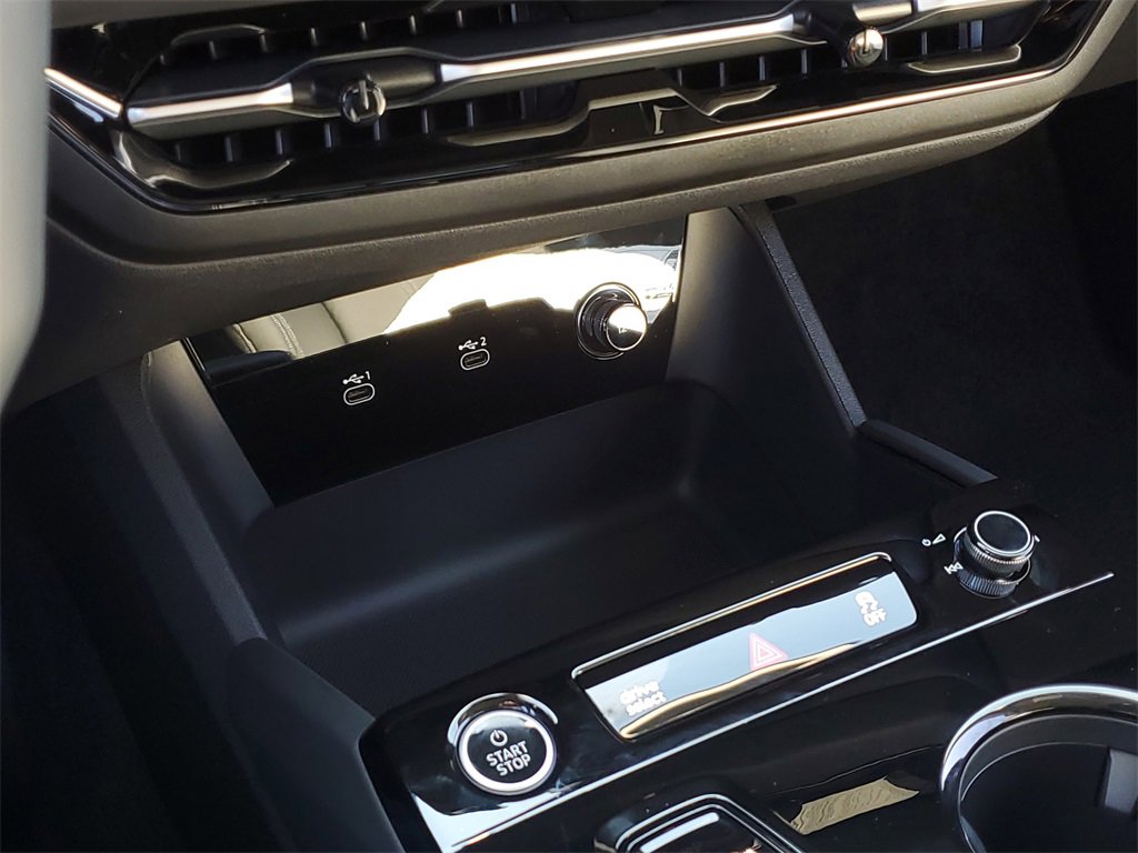 New 2025 Audi Q6 e-tron Premium image 14