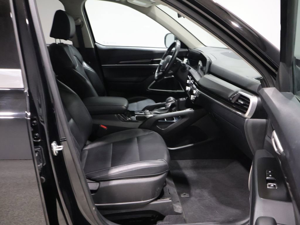 Used 2025 Kia Telluride S image 23