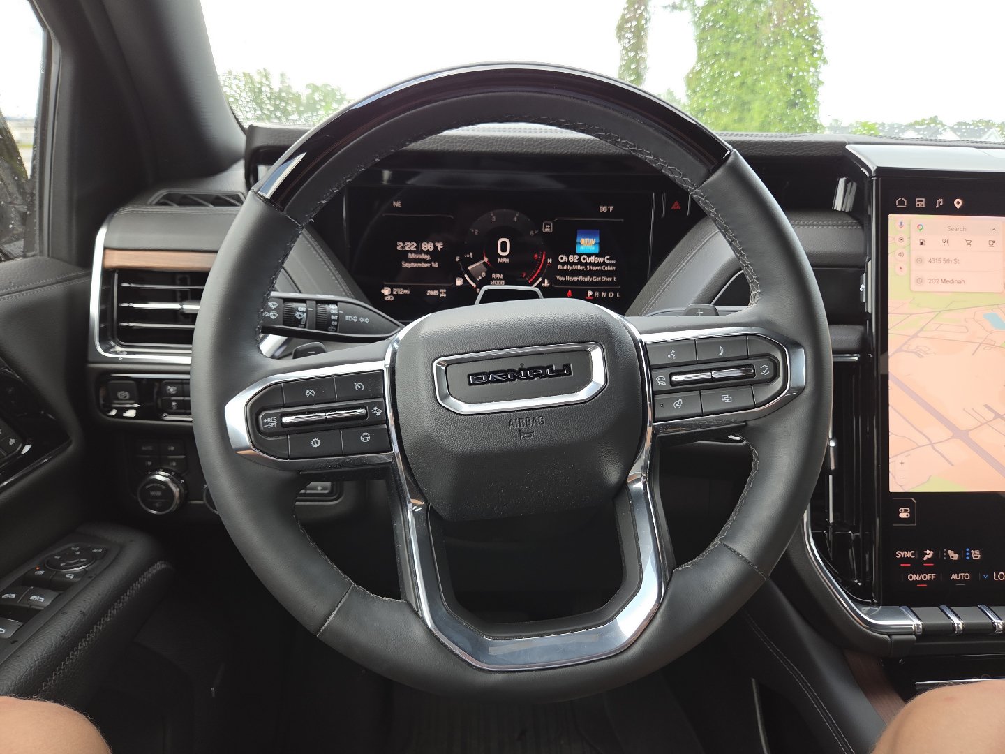 Used 2026 GMC Yukon Denali w/ Denali Reserve Package AWD/4WD image 36
