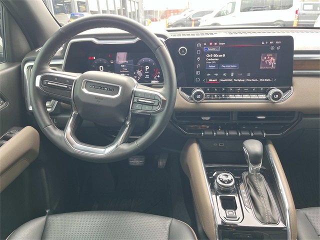 Used 2024 GMC Canyon Denali image 14