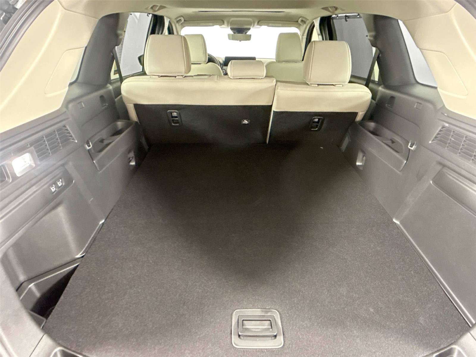 Certified 2025 MAZDA CX-70 3.3 Turbo w/ Premium Package image 43