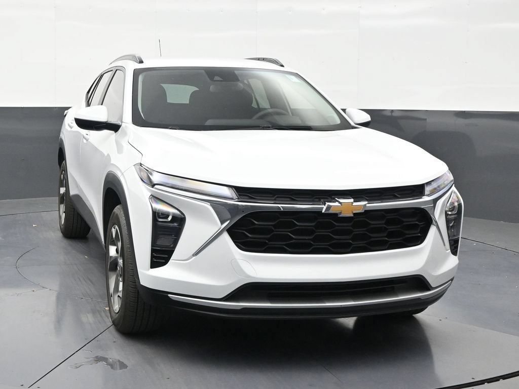 Used 2026 Chevrolet Trax LT FWD image 7