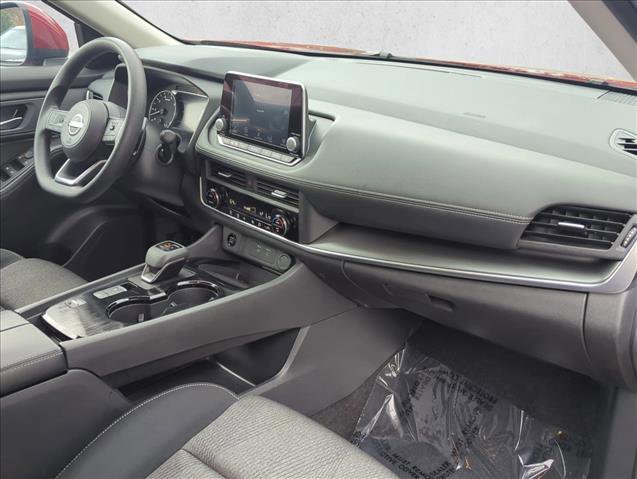 Used 2024 Nissan Rogue SV image 25