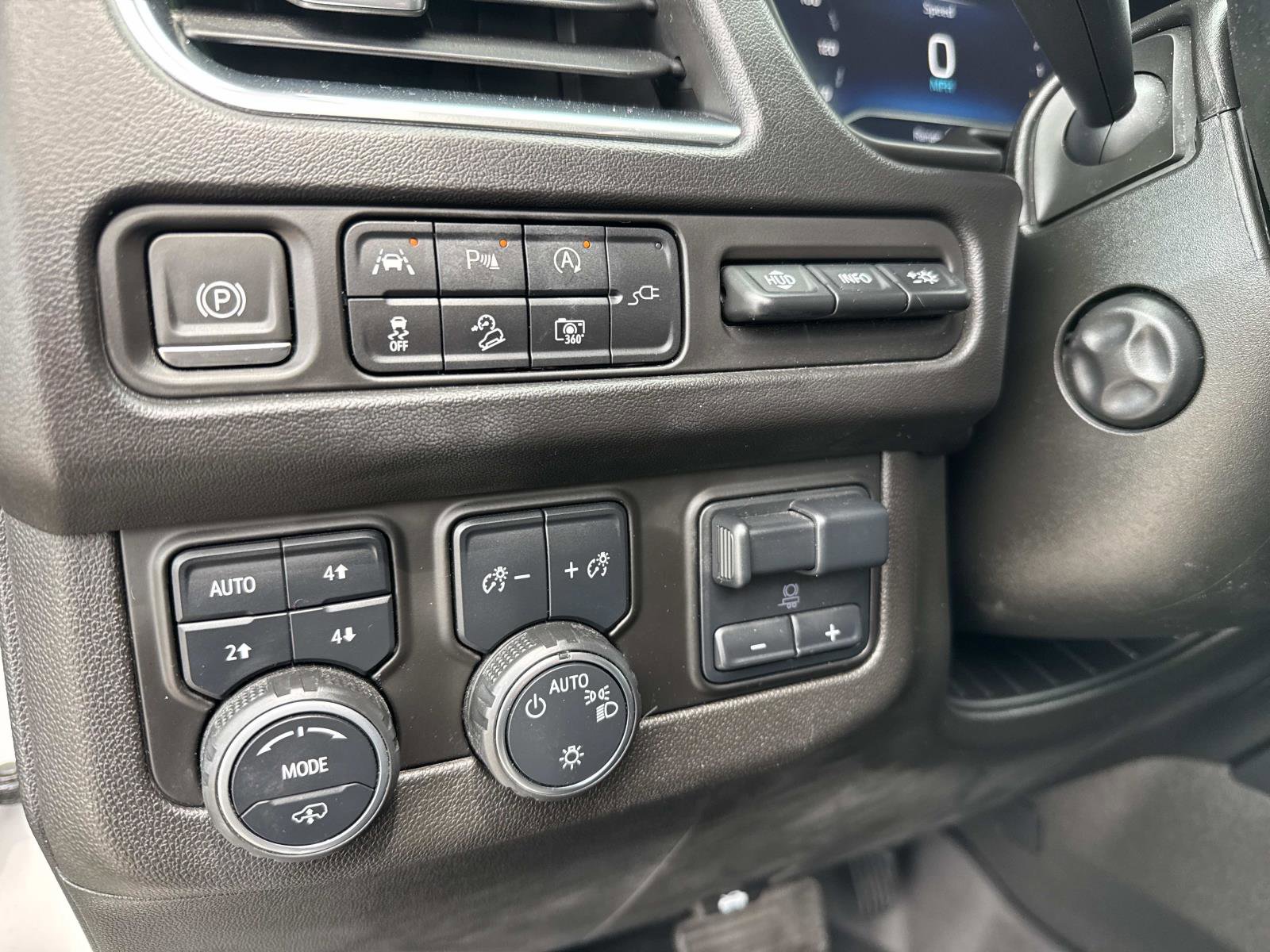 Used 2022 Chevrolet Tahoe High Country AWD/4WD image 38