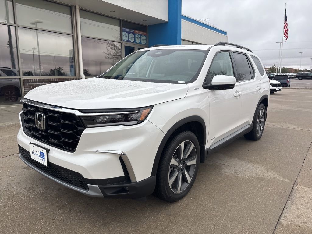 Certified 2025 Honda Pilot Elite image 1