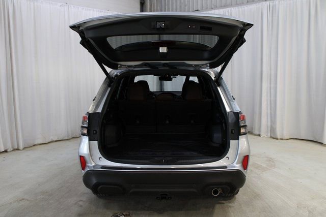 Used 2025 Subaru Forester Touring w/ Popular Package - Touring image 8