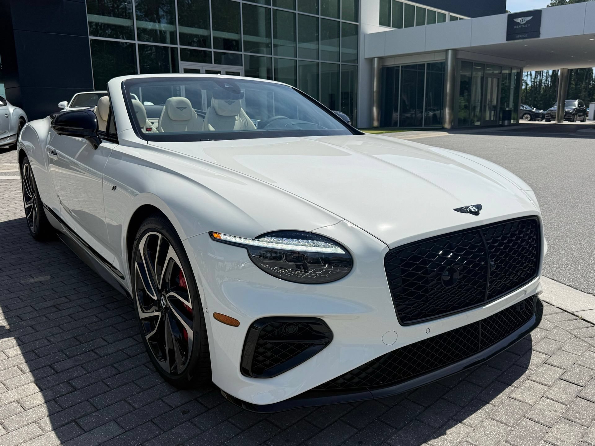 New 2026 Bentley Continental GTC AWD/4WD image 9