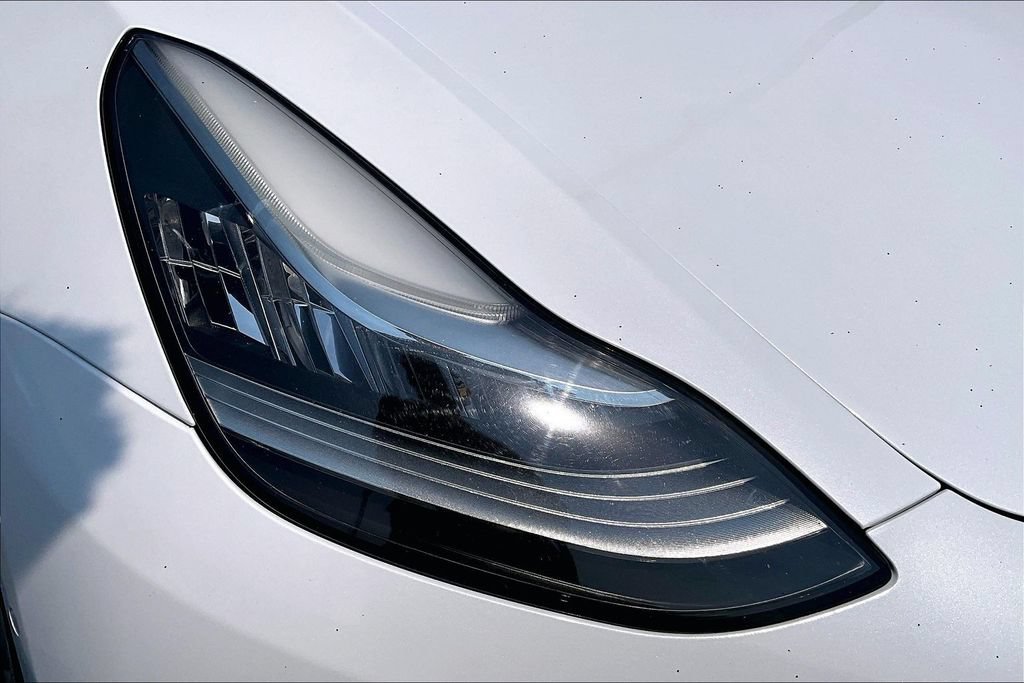 Used 2018 Tesla Model 3 Long Range RWD image 28