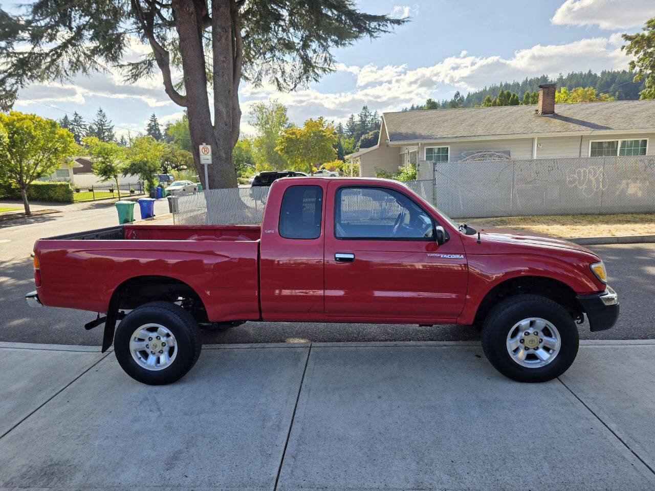 Used 1999 Toyota Tacoma SR5 image 4