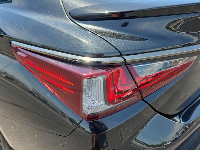 Certified 2025 Lexus ES 350 F Sport FWD image 33