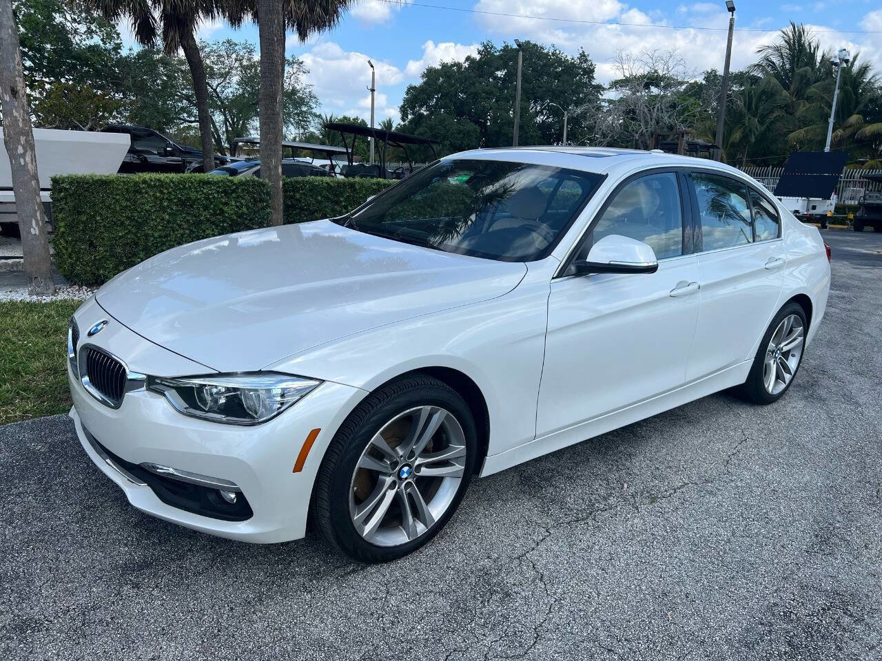 Used 2018 BMW 330i Sedan image 2