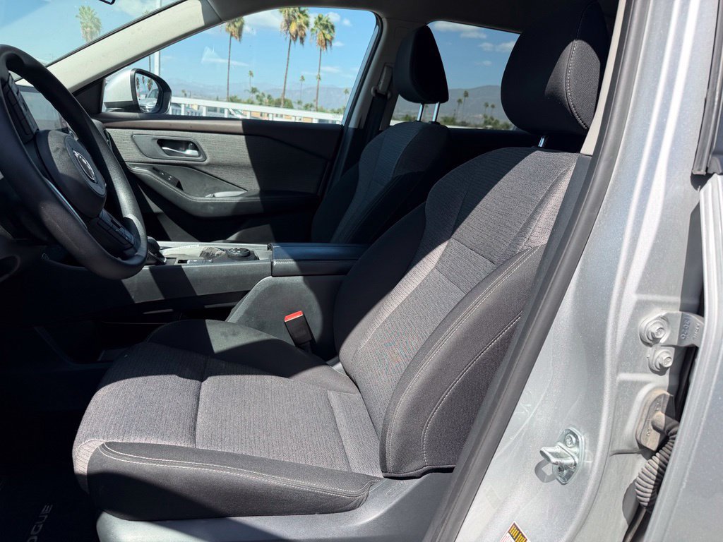 Used 2023 Nissan Rogue SV AWD/4WD image 5