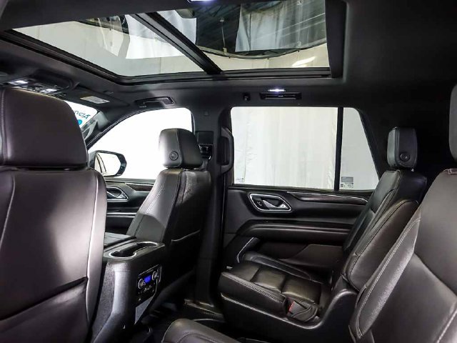 Used 2022 Chevrolet Tahoe LT w/ Luxury Package AWD/4WD image 16