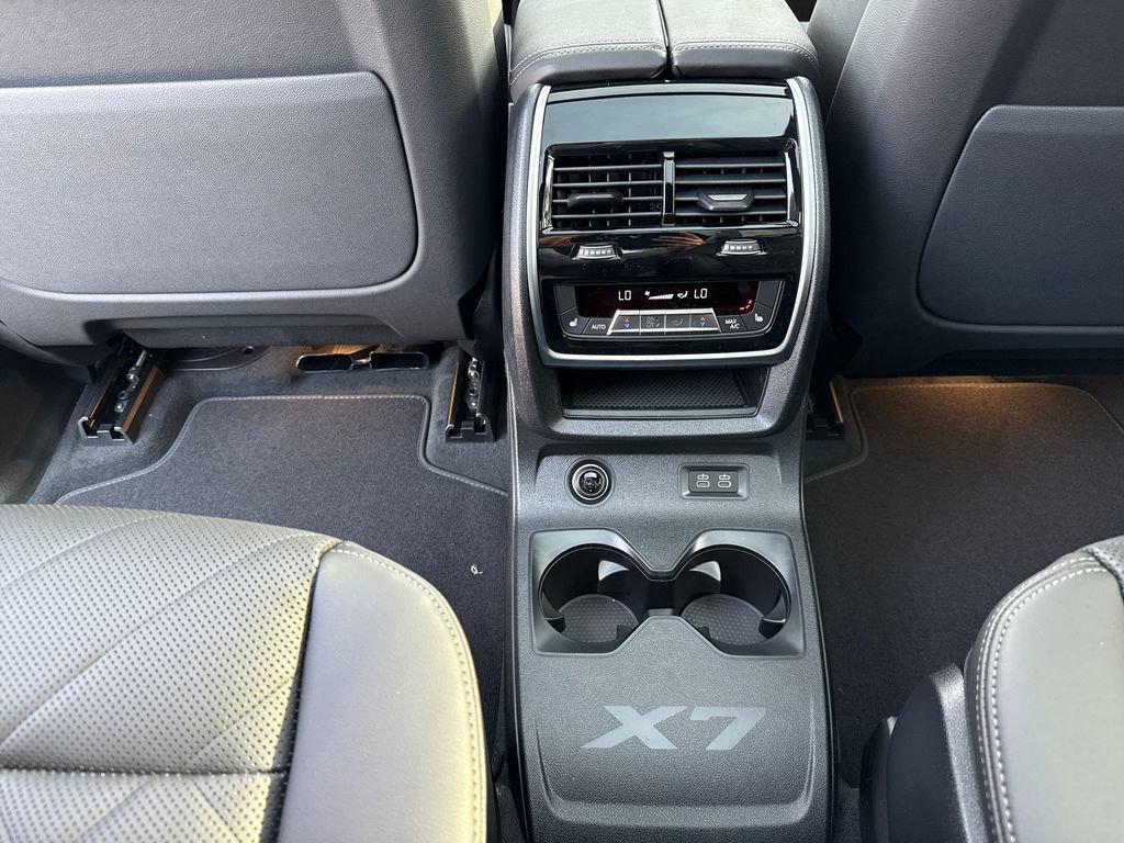 New 2026 BMW X7 xDrive40i AWD/4WD image 21