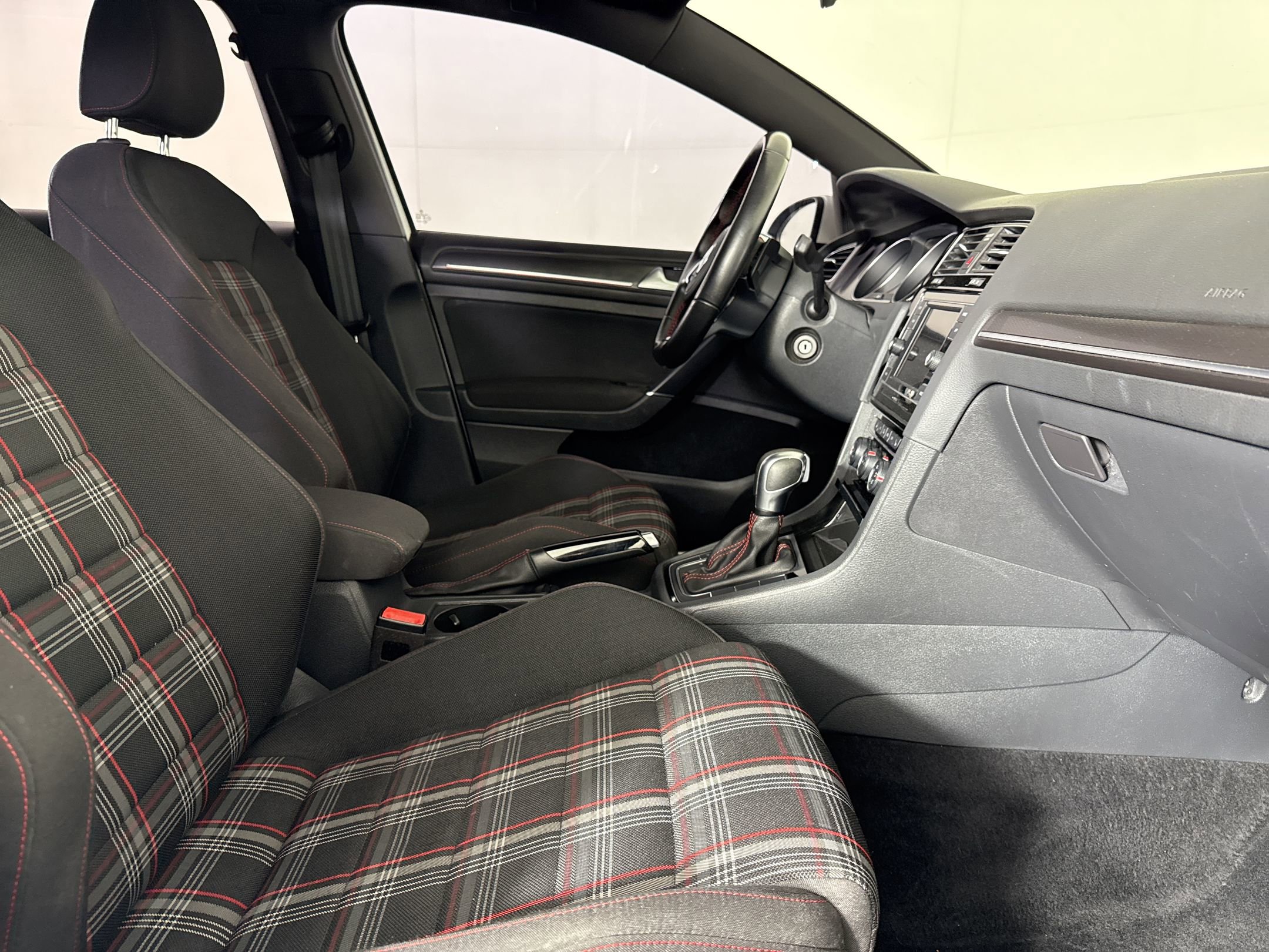 Used 2020 Volkswagen GTI S FWD image 26