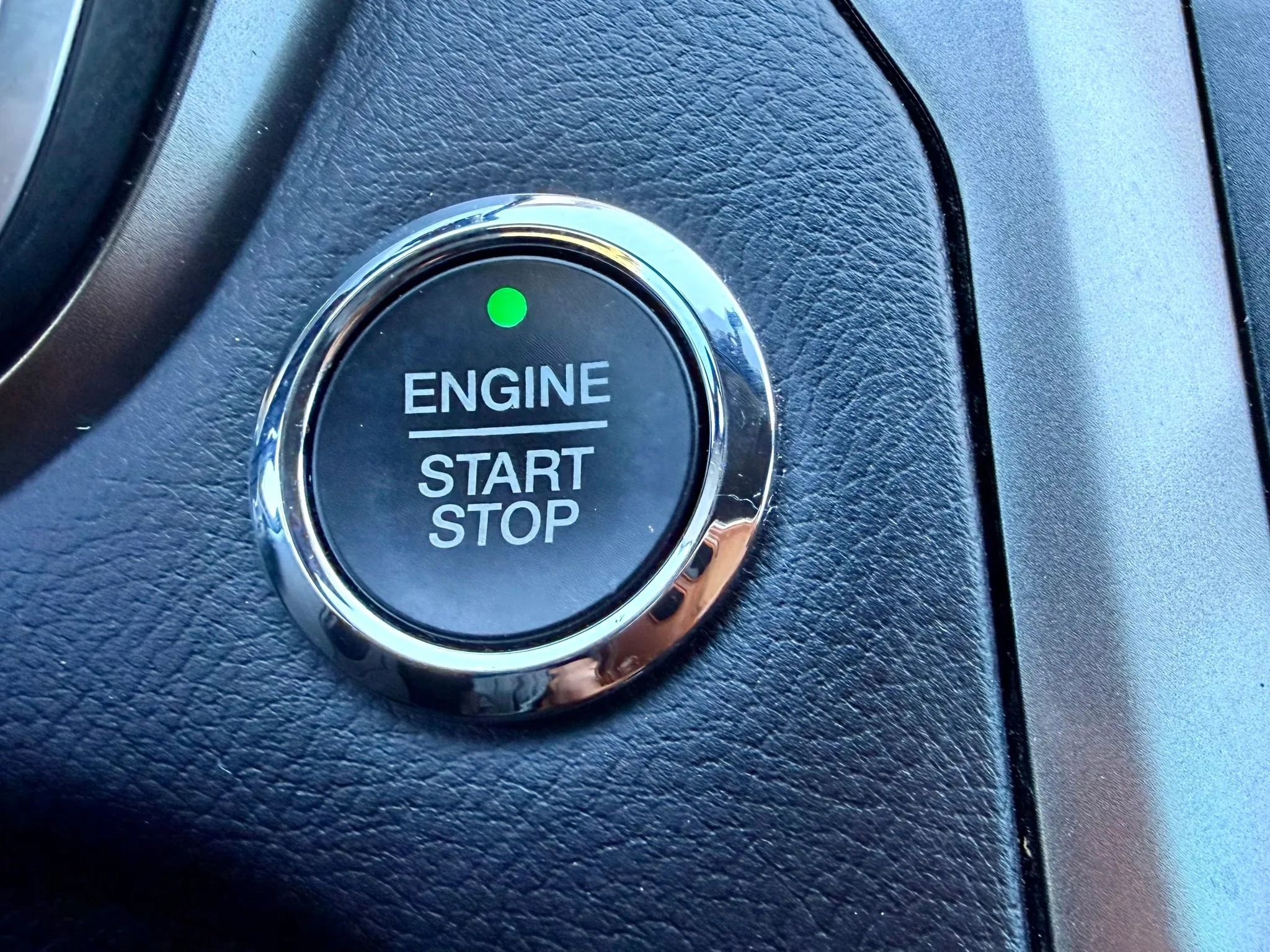 Used 2017 Ford Fusion SE w/ Fusion SE Technology Package image 18