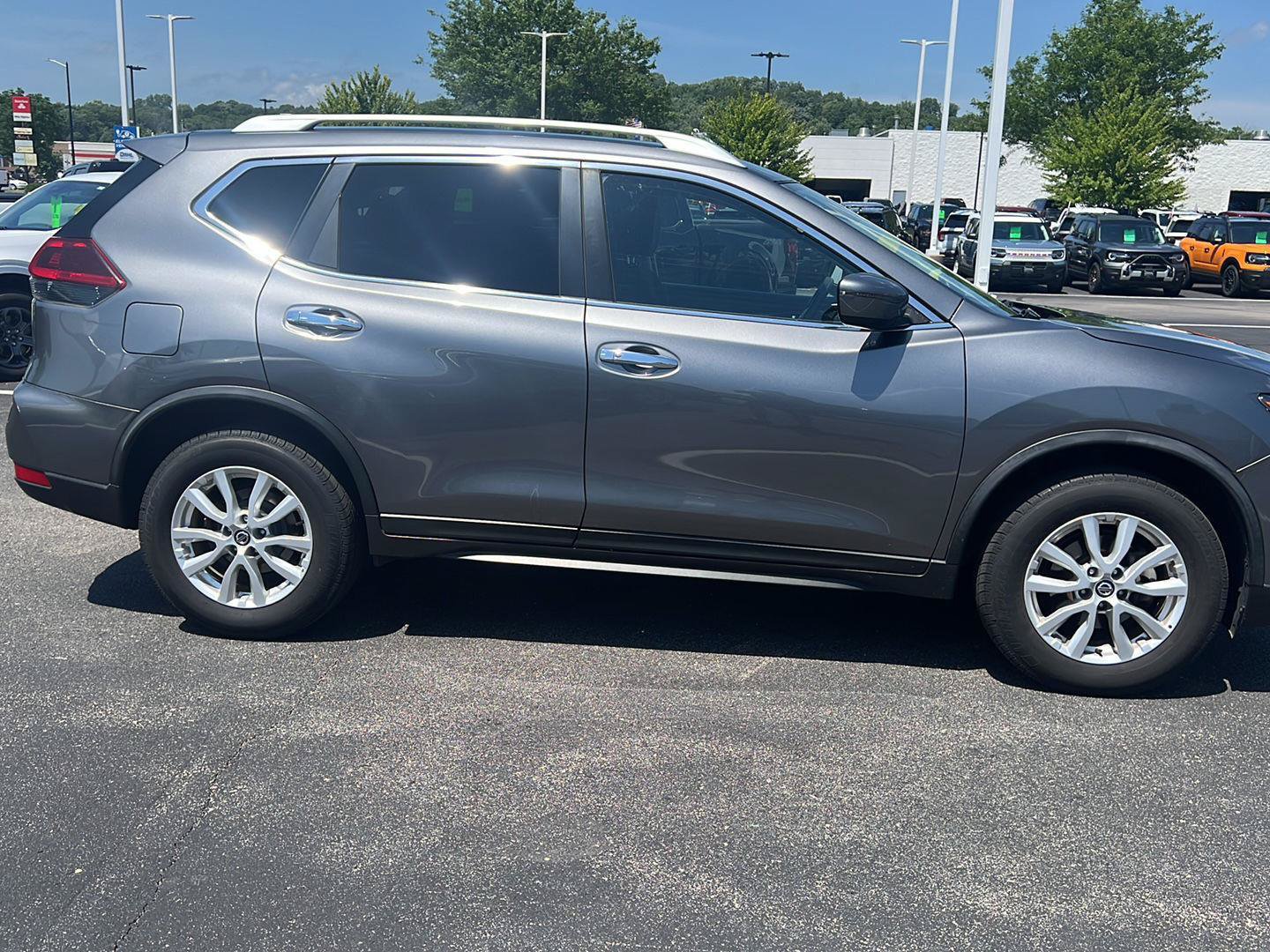 Used 2020 Nissan Rogue SV AWD/4WD image 4