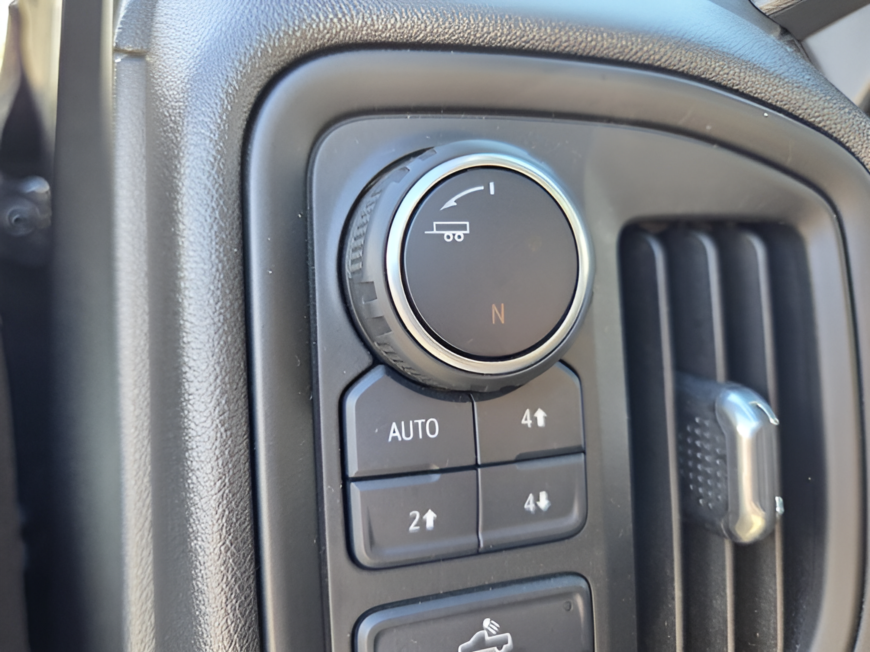 Certified 2020 Chevrolet Silverado 1500 Custom Trail Boss w/ Custom Convenience Package AWD/4WD image 25