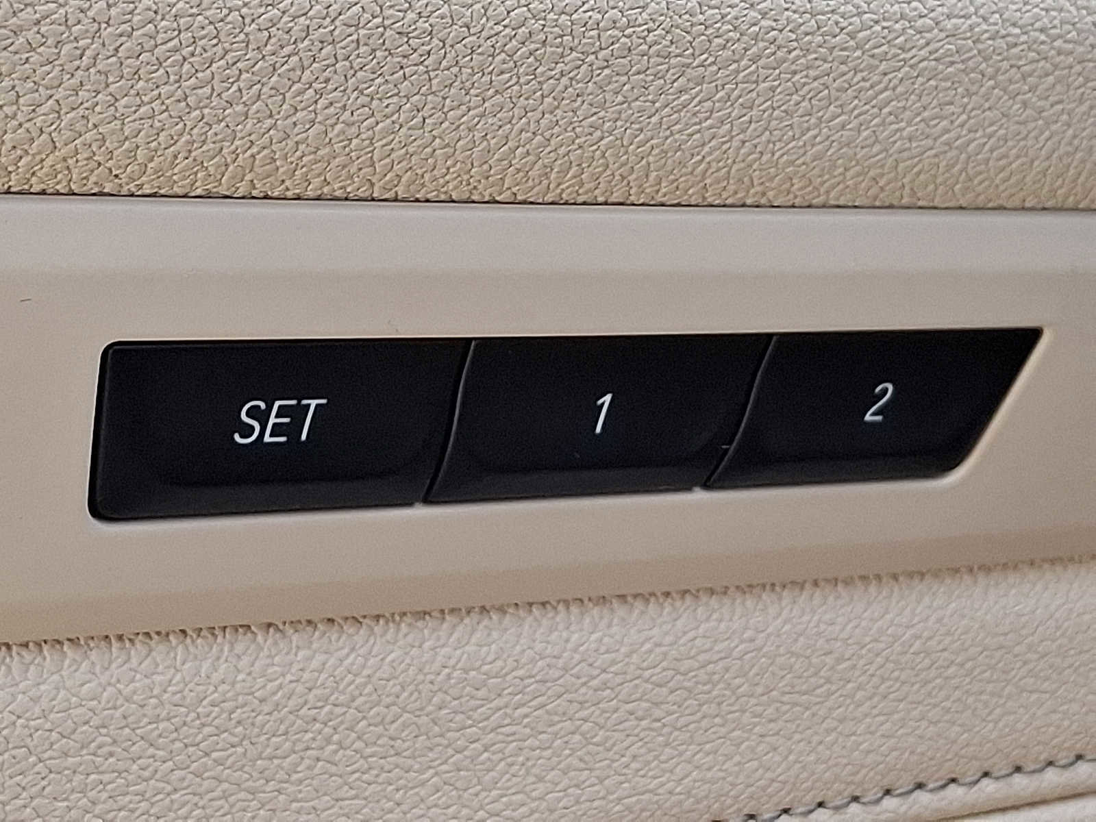 Used 2022 BMW 540i xDrive w/ Convenience Package image 34