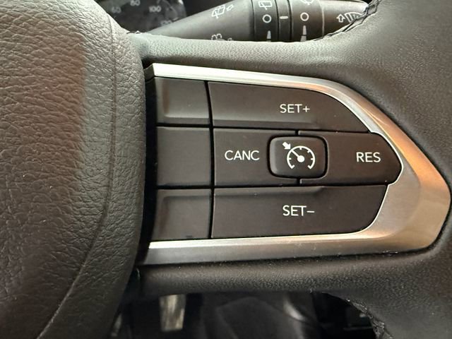 Used 2024 Jeep Compass Latitude image 11