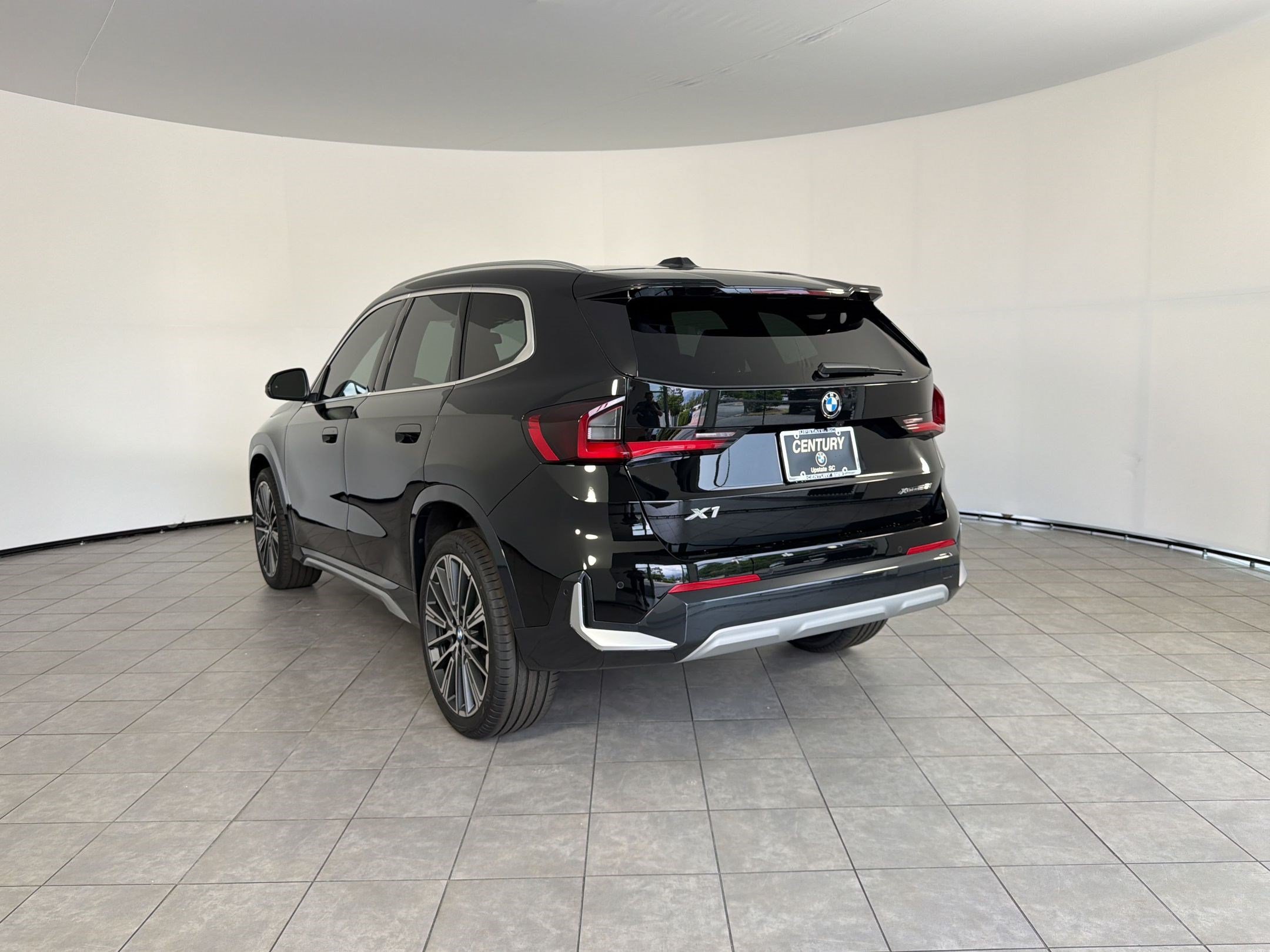 New 2026 BMW X1 xDrive28i w/ Convenience Package AWD/4WD image 3