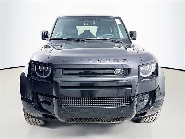 New 2026 Land Rover Defender 110 X-Dynamic SE image 2