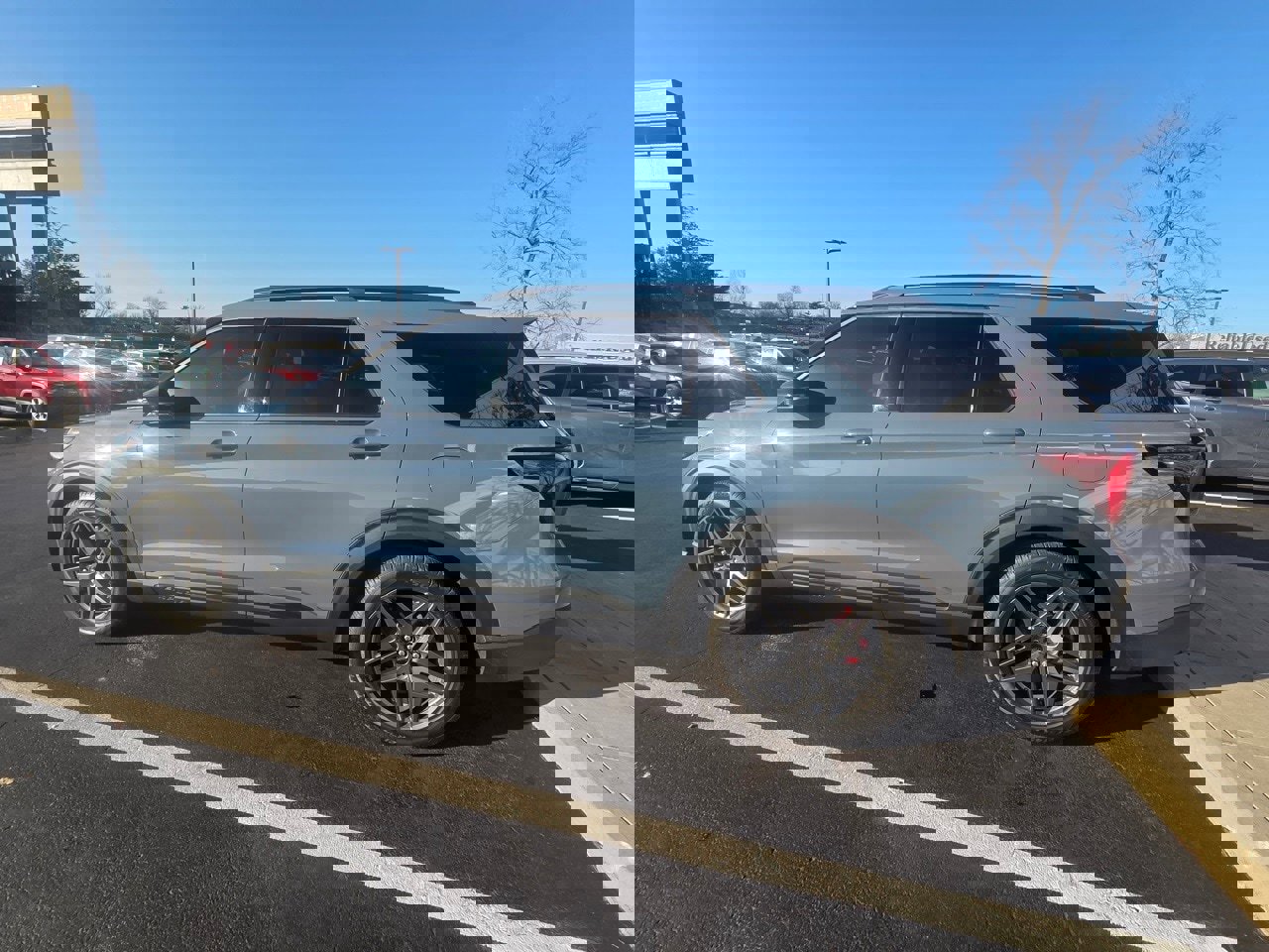 Used 2025 Ford Explorer ST w/ Sun And Sound Package image 7