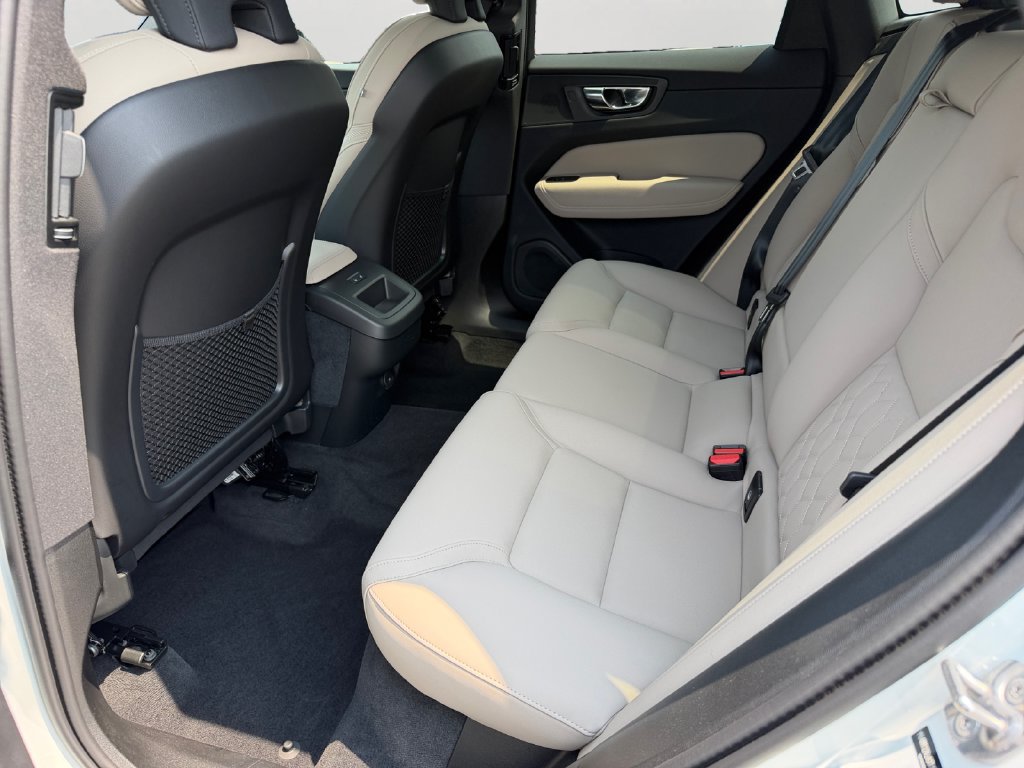 Certified 2026 Volvo XC60 B5 Core w/ Climate Package AWD/4WD image 12